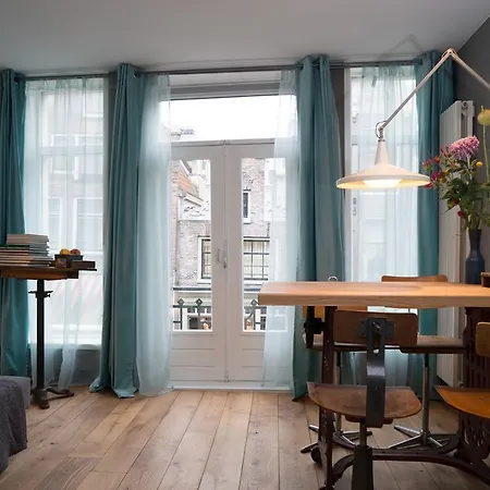 Bed and breakfast Haarlemmerdijk Ámsterdam